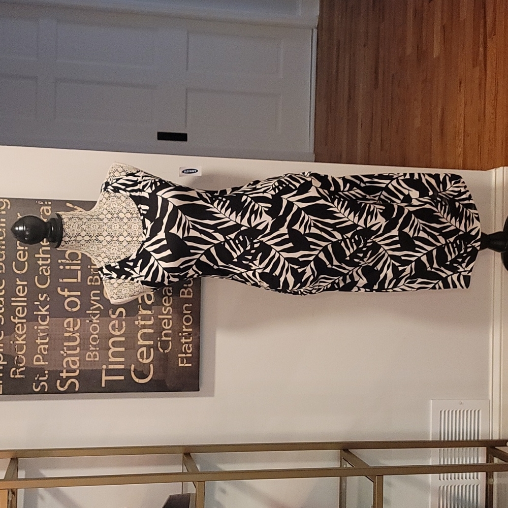 NWT Old Navy Leaf Print Maternity Dress